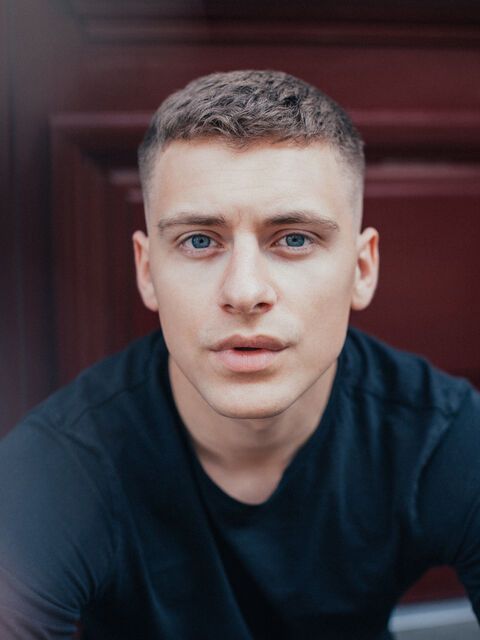 Póster Valon Krasniqi