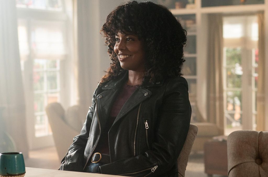 Foto Adrienne Warren