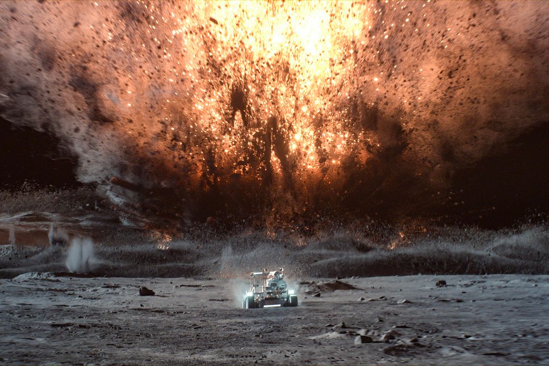 The Moon: Sobreviviente : Foto