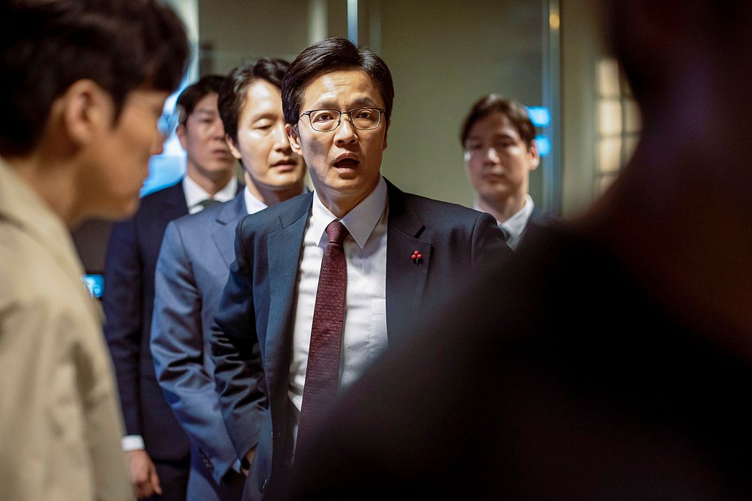 The Moon: Sobreviviente : Foto