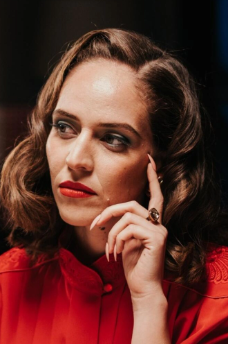 Póster Adriana Stuven