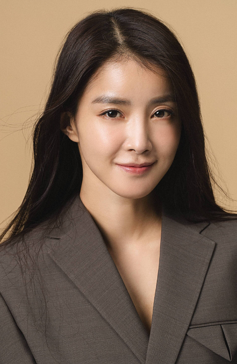Póster Lee Si-young