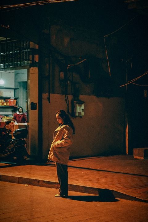 Only the River Flows : Foto