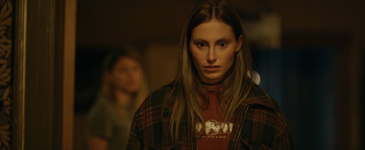 Alguien Está Dentro De La Casa : Foto