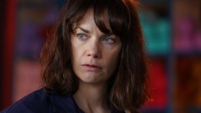 La mujer en la pared : Foto