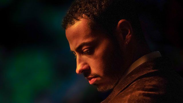 La mujer en la pared : Foto