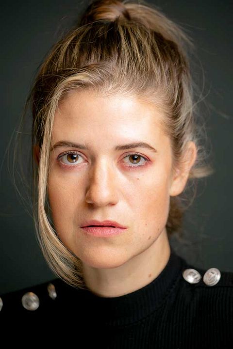 Póster Alexandra Dunnet