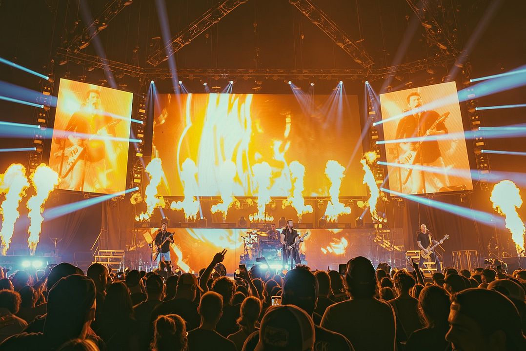 Hate to Love: Nickelback : Foto