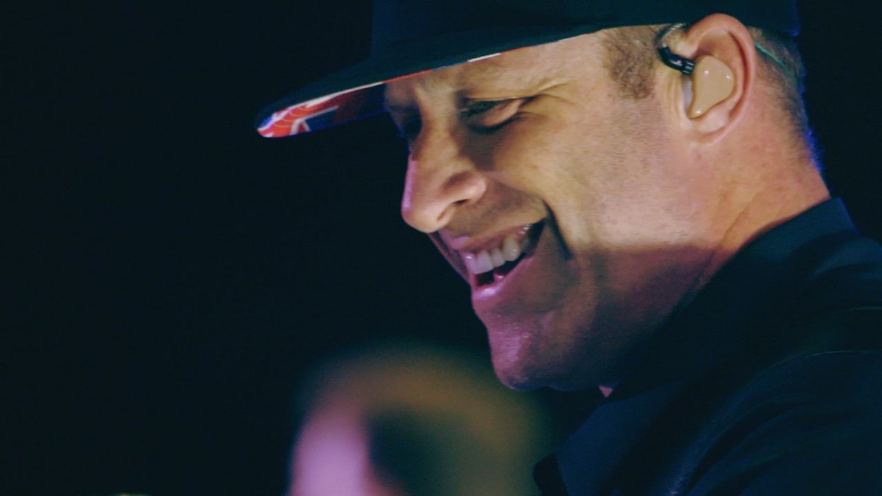 Hate to Love: Nickelback : Foto