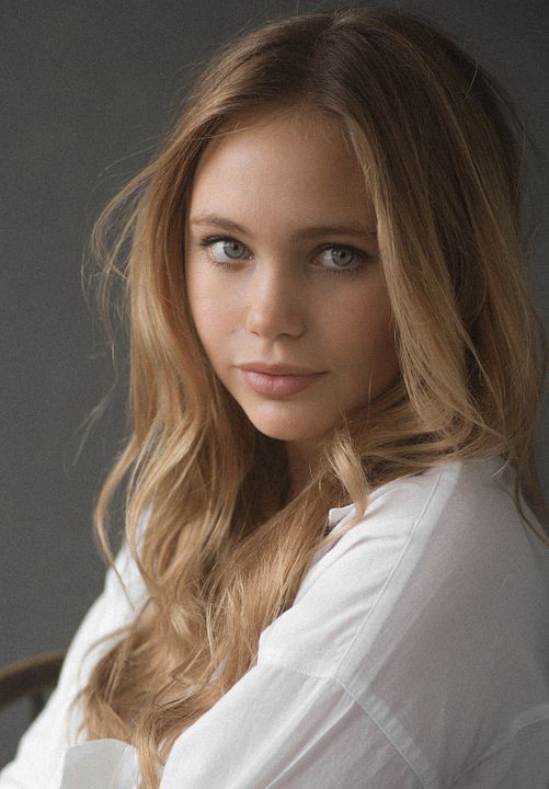 Póster Tallulah Evans