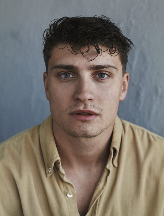 Póster Sam Buchanan